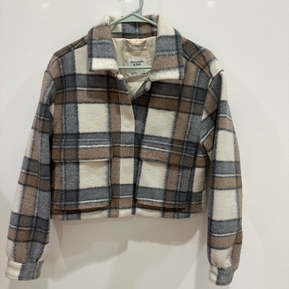 Abercrombie and Fitch cropped plaid shacket